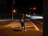 121006054-w200.jpg